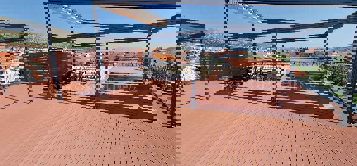 Trogir, Center, 3-bedroom apartment 160 m2, new construction, TOP location!!!