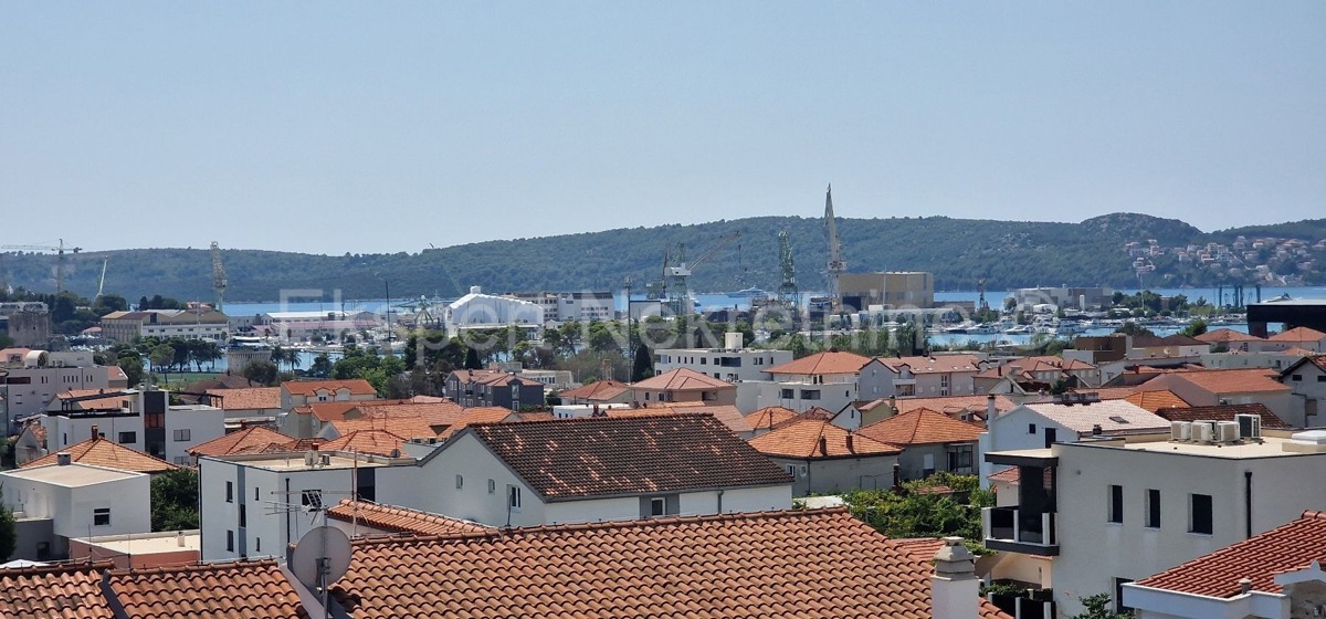 Trogir, Center, 3-bedroom apartment 160 m2, new construction, TOP location!!!