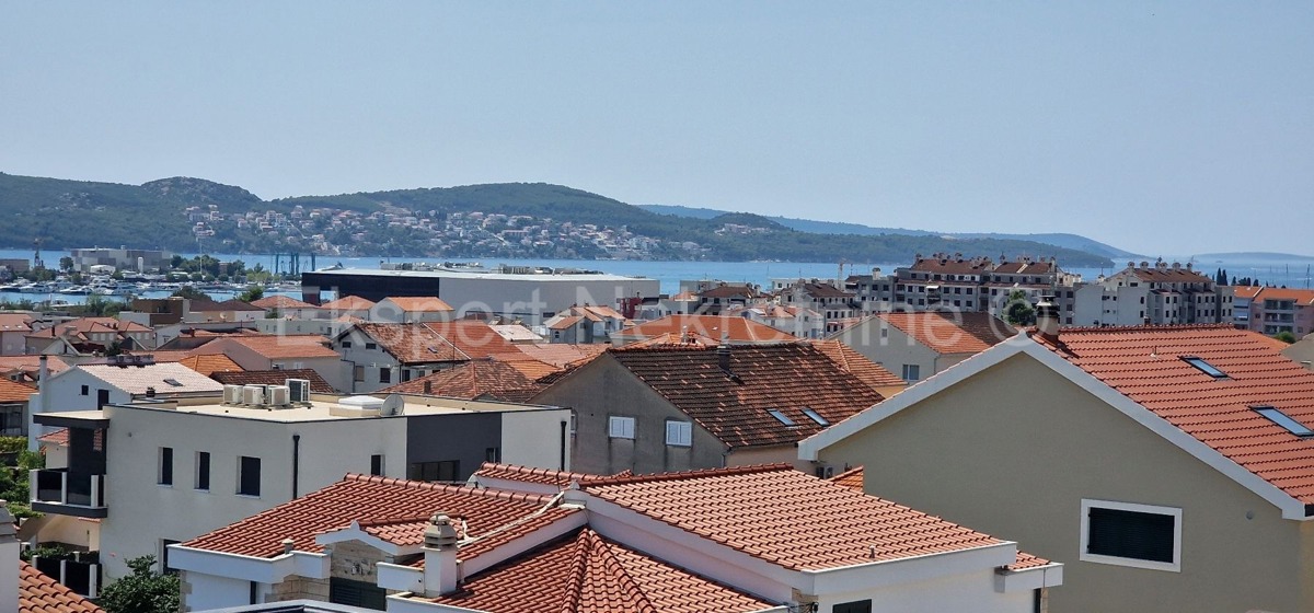 Trogir, Center, 3-bedroom apartment 160 m2, new construction, TOP location!!!