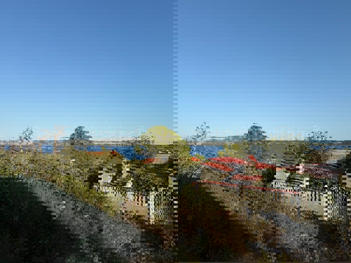 Trogir-Dintorni, Drvenik Mali, due case 83m2 + 47m2, 200m dal mare