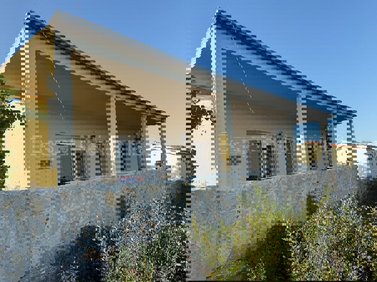 Trogir-Dintorni, Drvenik Mali, due case 83m2 + 47m2, 200m dal mare