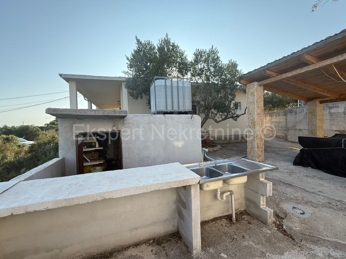 Trogir-Dintorni, Drvenik Mali, due case 83m2 + 47m2, 200m dal mare