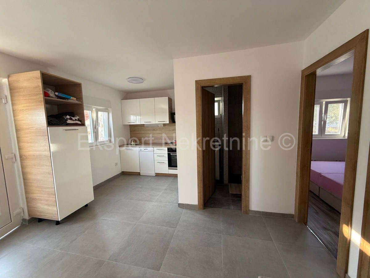 Trogir-Dintorni, Drvenik Mali, due case 83m2 + 47m2, 200m dal mare