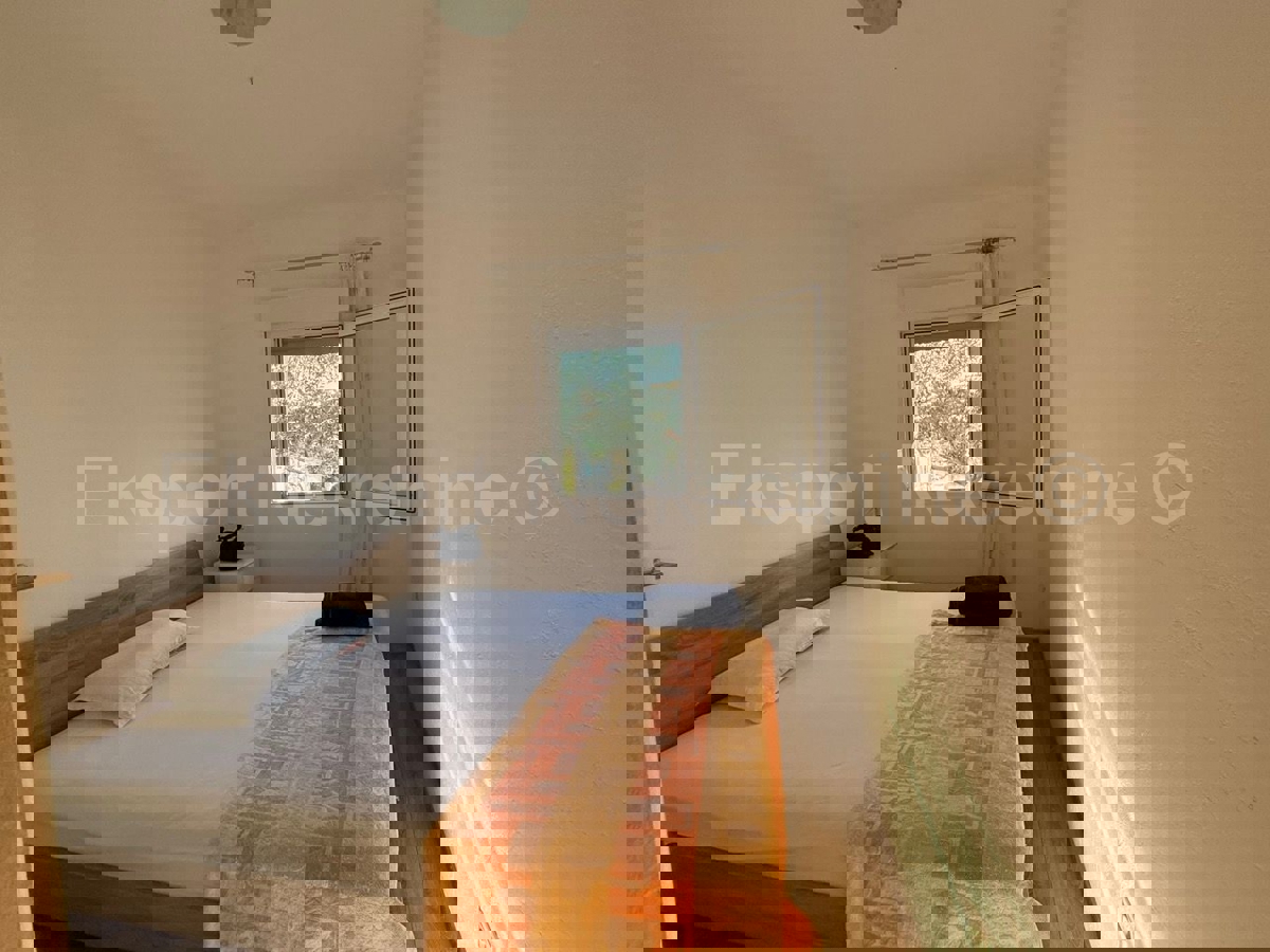 Trogir-Dintorni, Drvenik Mali, due case 83m2 + 47m2, 200m dal mare