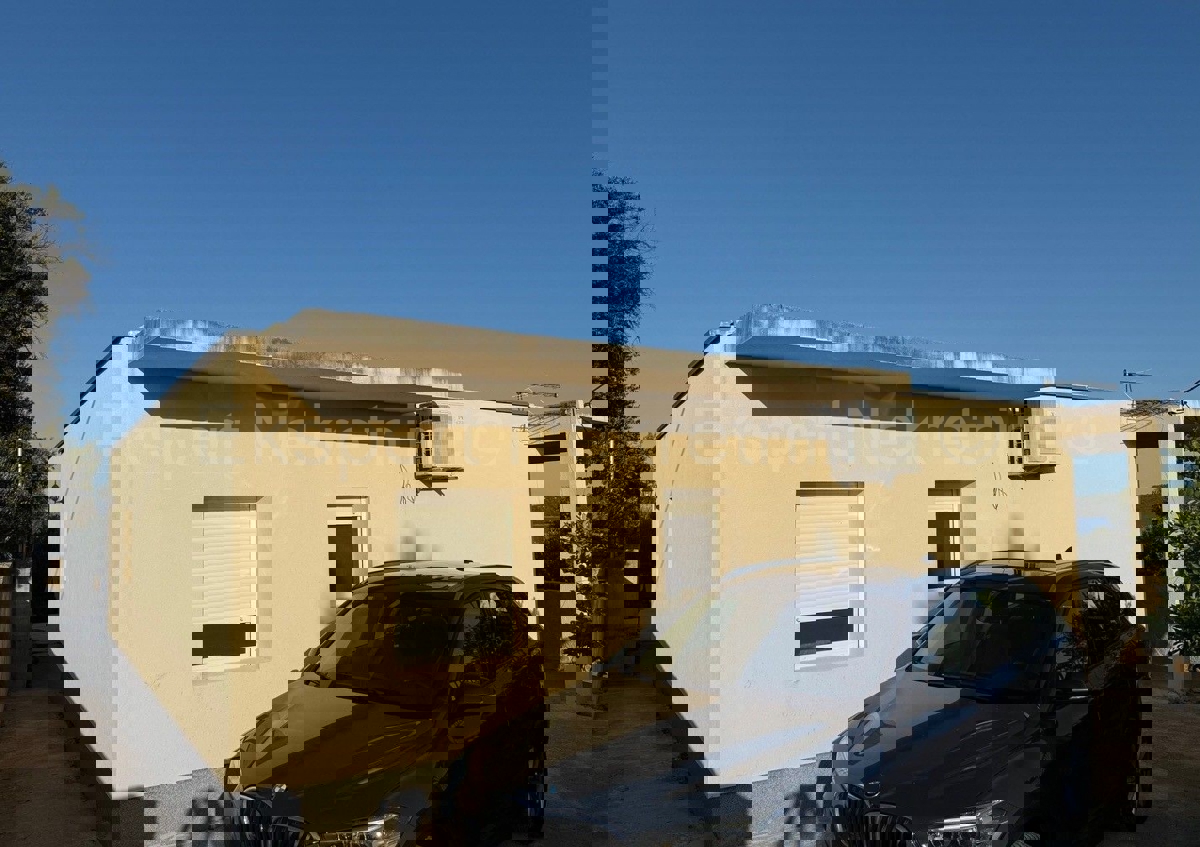 Trogir-Dintorni, Drvenik Mali, due case 83m2 + 47m2, 200m dal mare