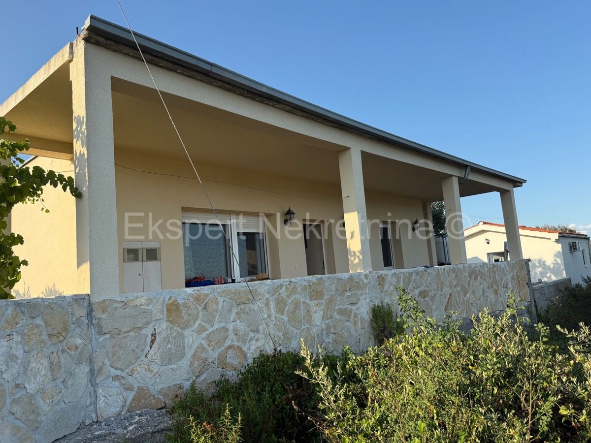 Trogir-Dintorni, Drvenik Mali, due case 83m2 + 47m2, 200m dal mare