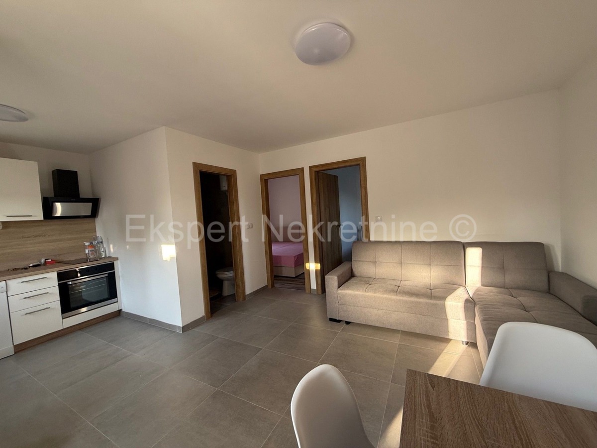 Trogir-Dintorni, Drvenik Mali, due case 83m2 + 47m2, 200m dal mare