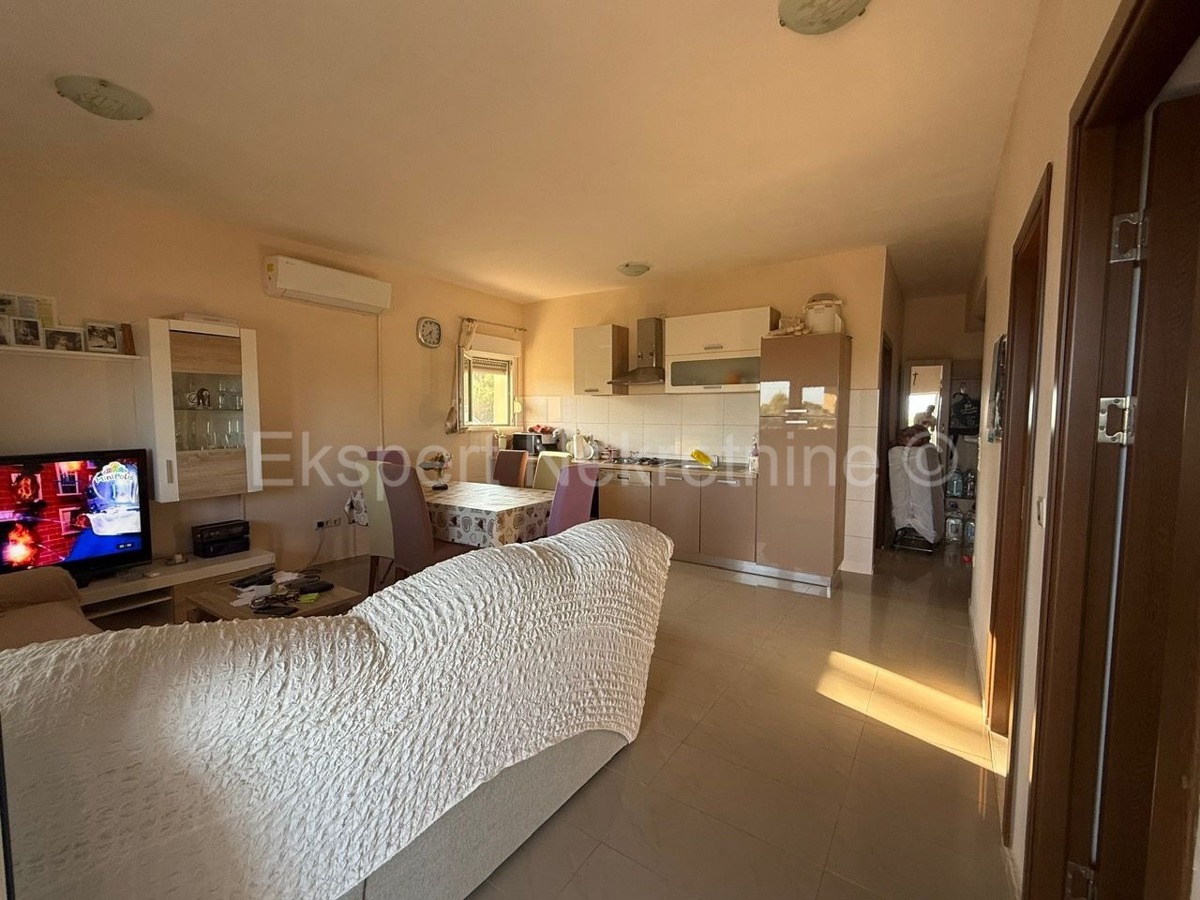 Trogir-Dintorni, Drvenik Mali, due case 83m2 + 47m2, 200m dal mare