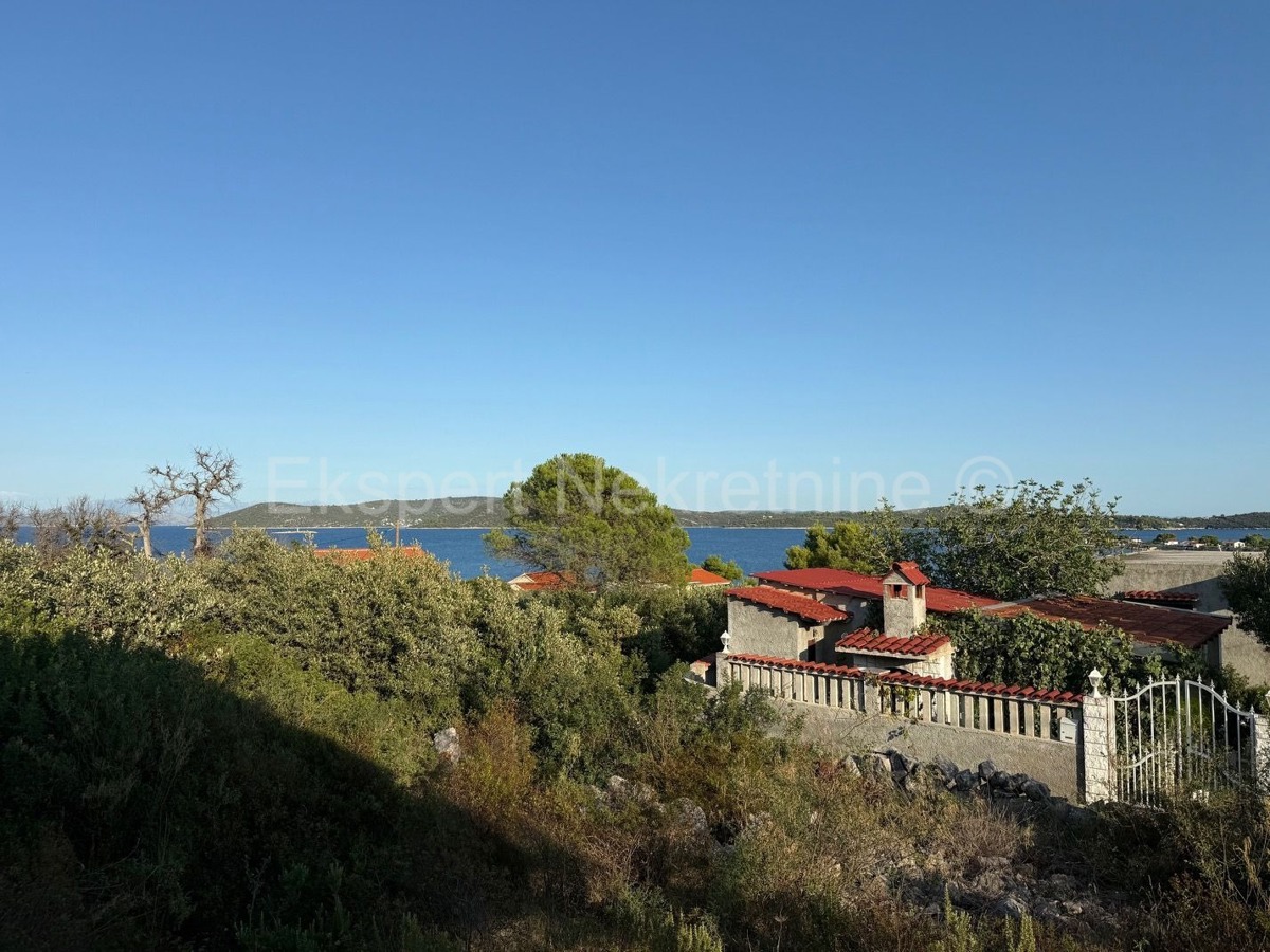 Trogir-Dintorni, Drvenik Mali, due case 83m2 + 47m2, 200m dal mare