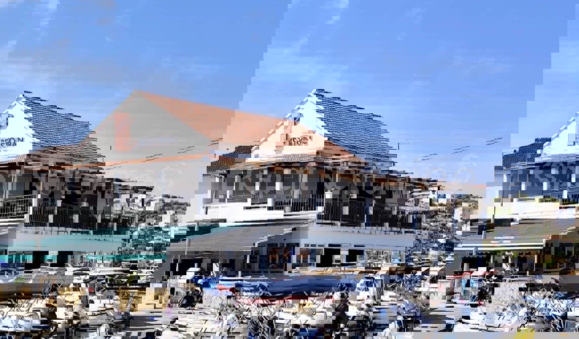 Čiovo, Okrug G., restaurant with 200 seats + additional space, FIRST ROW TO THE SEA