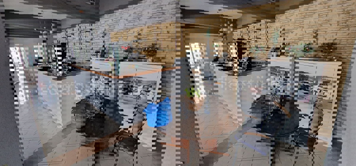 Čiovo, Okrug G., restaurant with 200 seats + additional space, FIRST ROW TO THE SEA