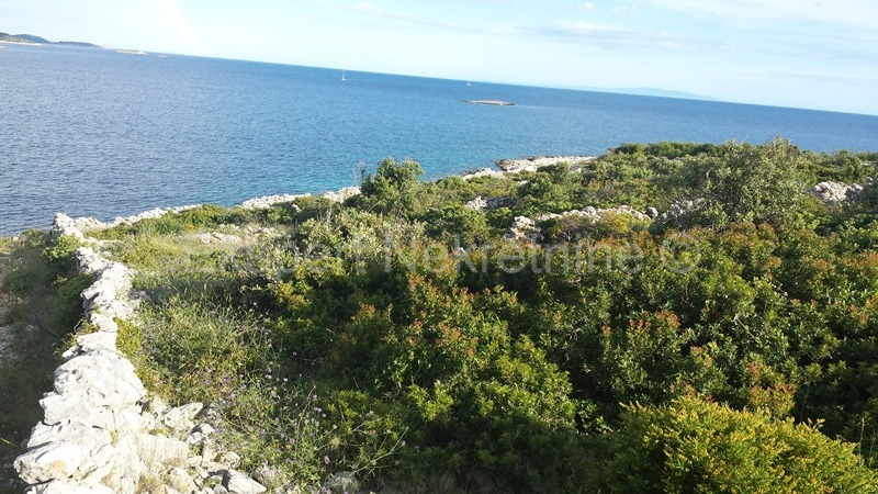 Rogoznica, Stivašnica, campo. piano terra 2755m2, prima fila al mare!