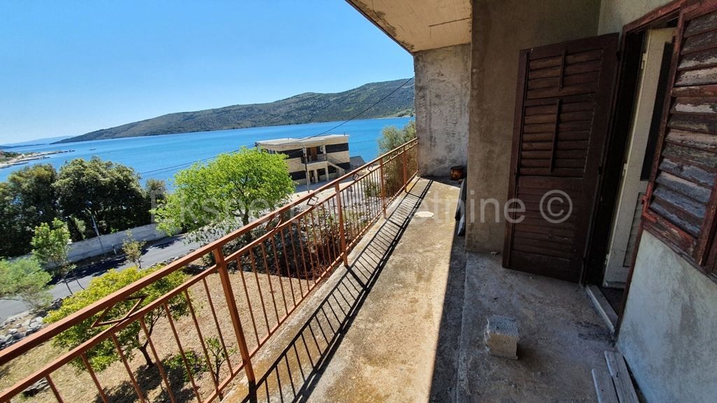 Marina, Poljica, casa non finita 397 m2, a soli 40 m dal mare e dalla spiaggia