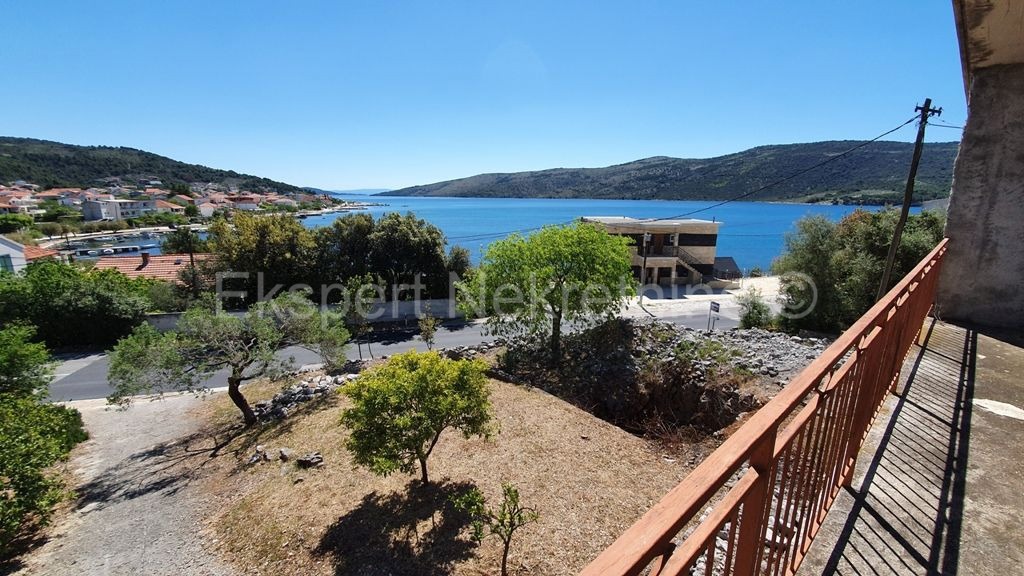 Marina, Poljica, casa non finita 397 m2, a soli 40 m dal mare e dalla spiaggia