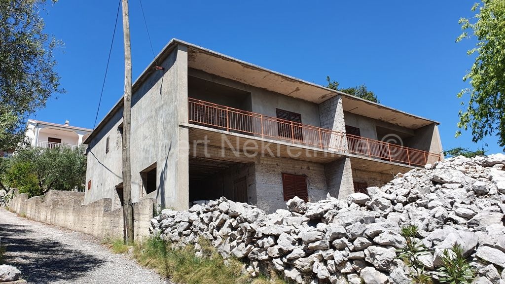 Marina, Poljica, casa non finita 397 m2, a soli 40 m dal mare e dalla spiaggia