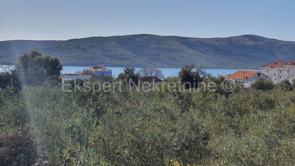 Seget Vranjica, terreno edificabile 1630 m2, vista mare