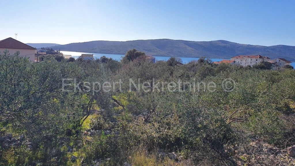 Seget Vranjica, terreno edificabile 1630 m2, vista mare