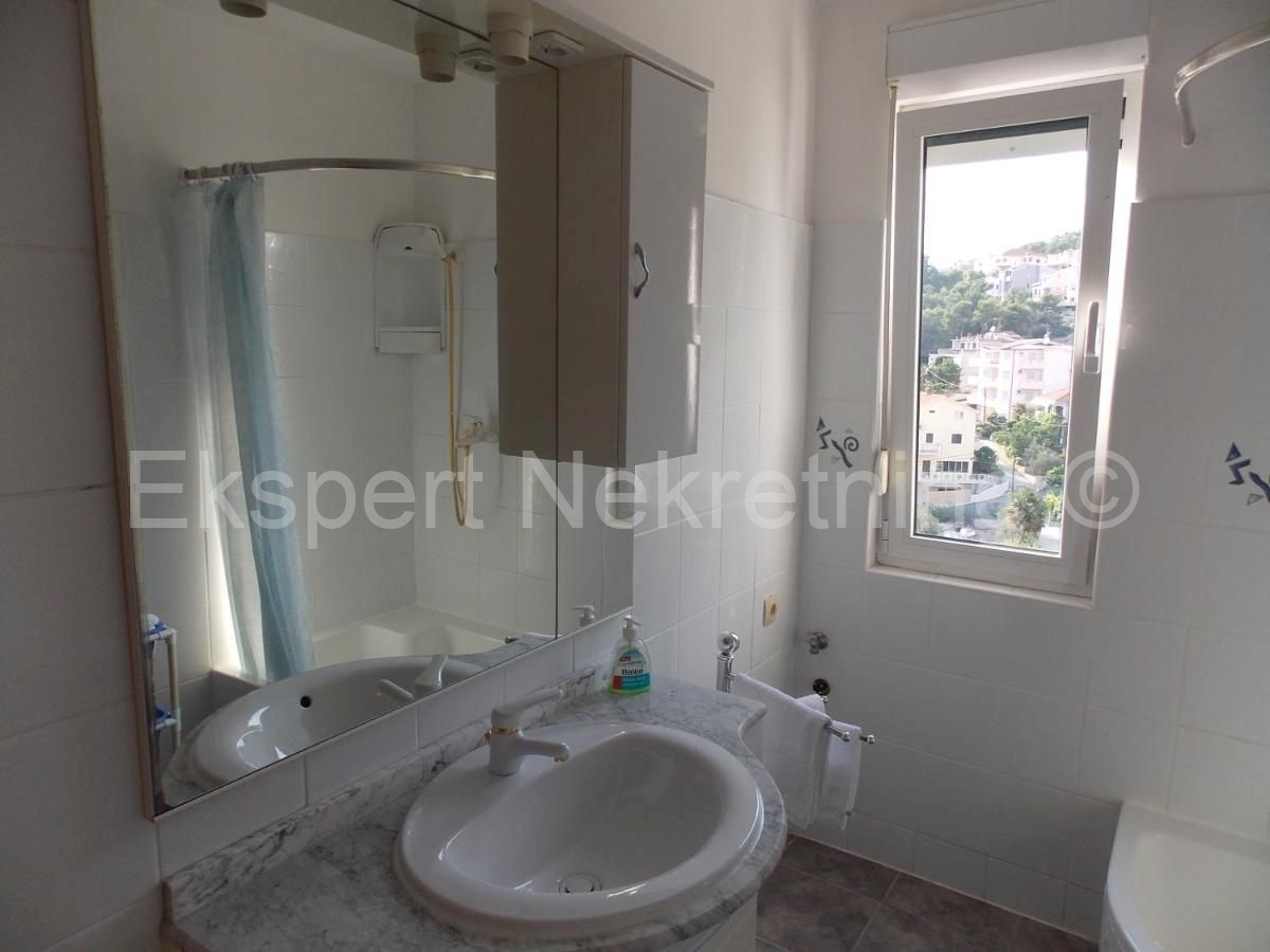 Trogir, Saldun, casa indipendente 485m2 con piscina 32m2, vista mare