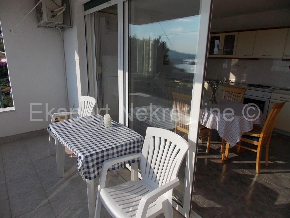 Trogir, Saldun, casa indipendente 485m2 con piscina 32m2, vista mare