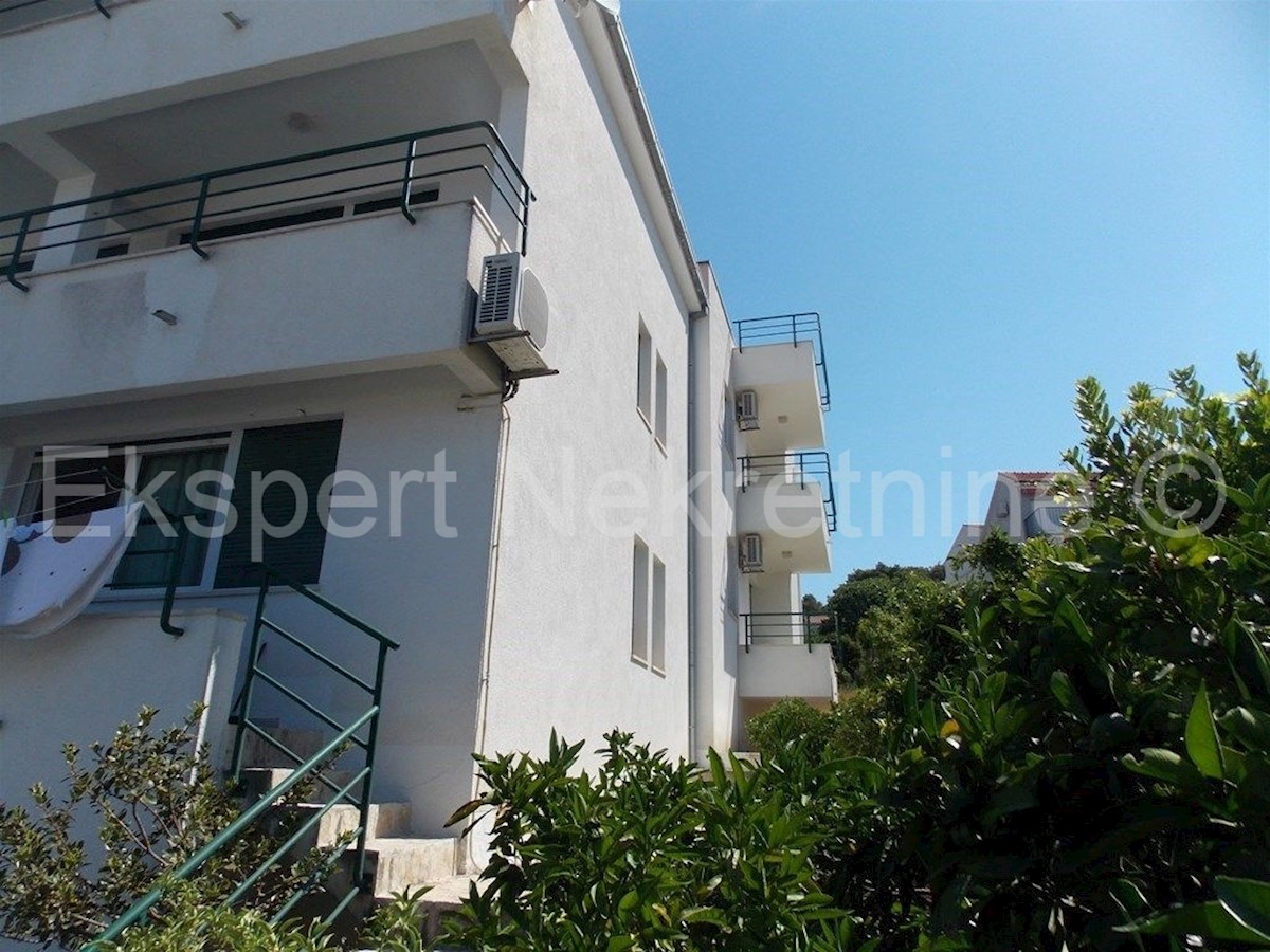 Trogir, Saldun, casa indipendente 485m2 con piscina 32m2, vista mare