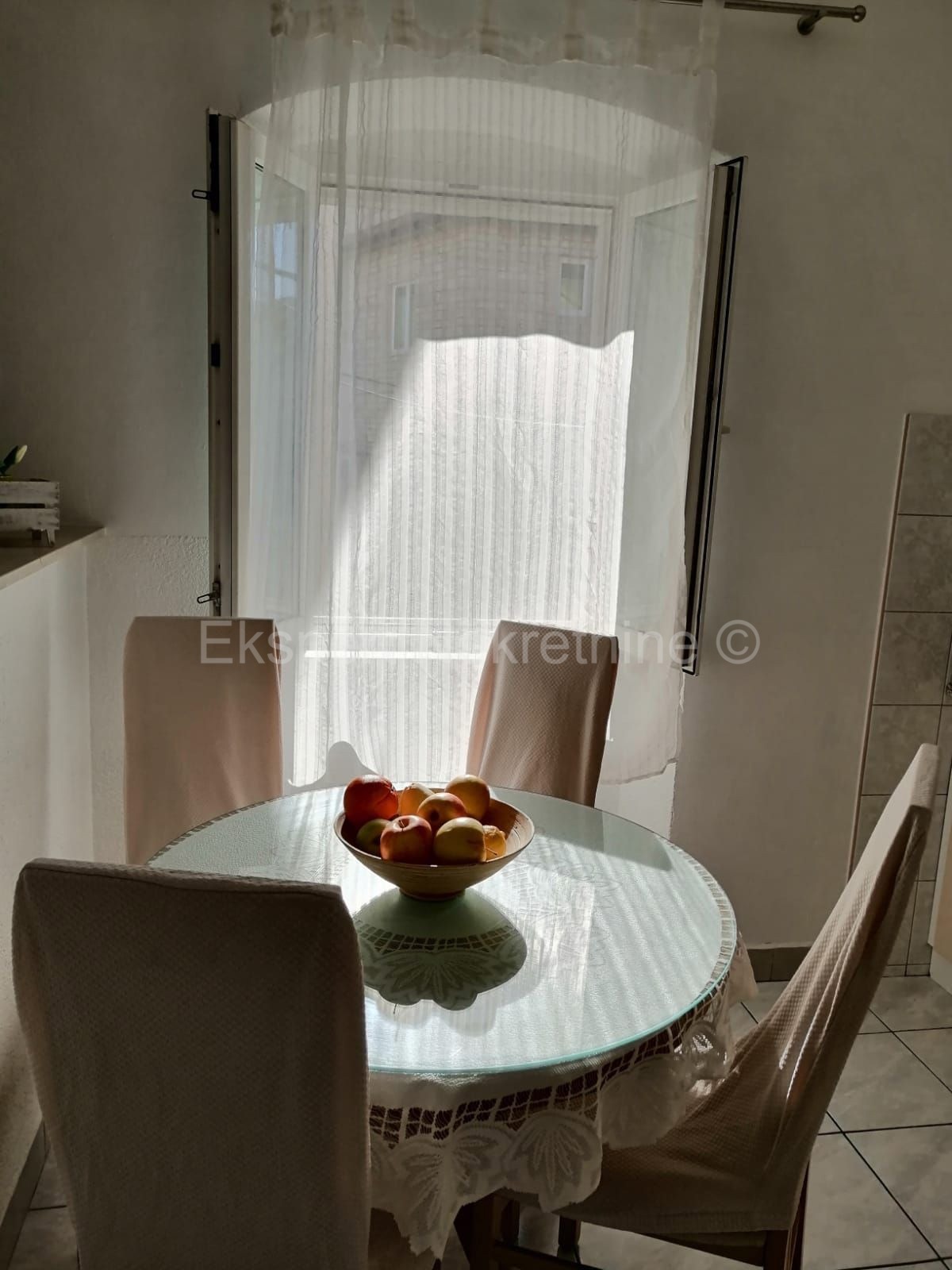 Kaštel Lukšić - casa in pietra decorata/vicino al mare