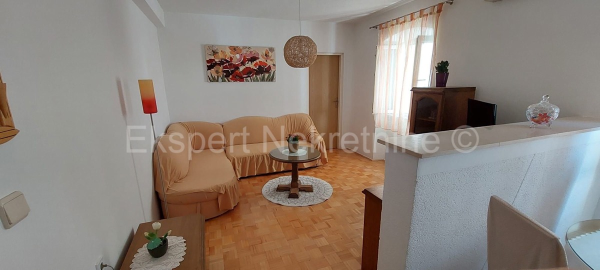 Kaštel Lukšić - casa in pietra decorata/vicino al mare