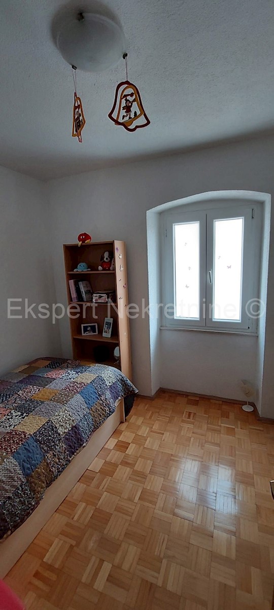Kaštel Lukšić - casa in pietra decorata/vicino al mare