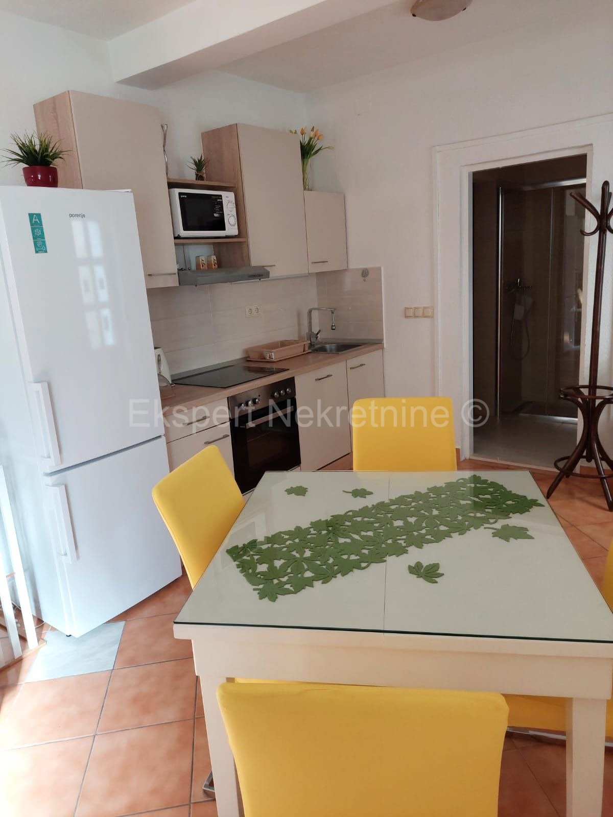 Kaštel Lukšić - casa in pietra decorata/vicino al mare