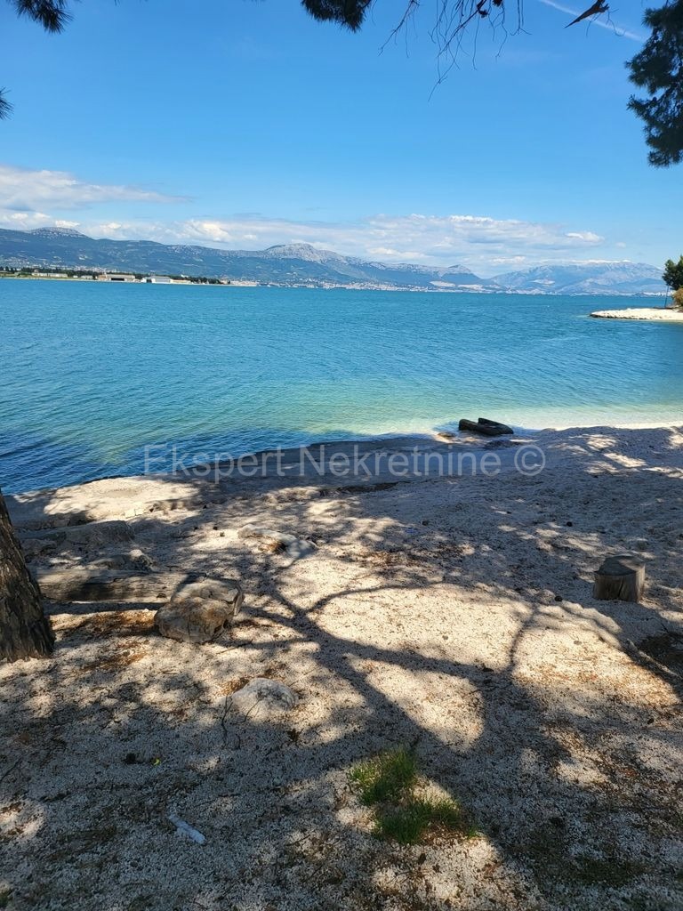 Trogir, Miševac, comfortable 3-bedroom apartment 86 m2, sea view, 170m from the sea