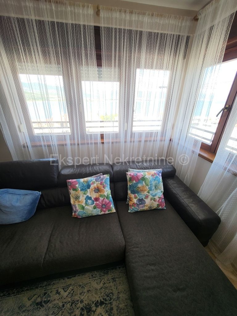 Trogir, Miševac, comfortable 3-bedroom apartment 86 m2, sea view, 170m from the sea