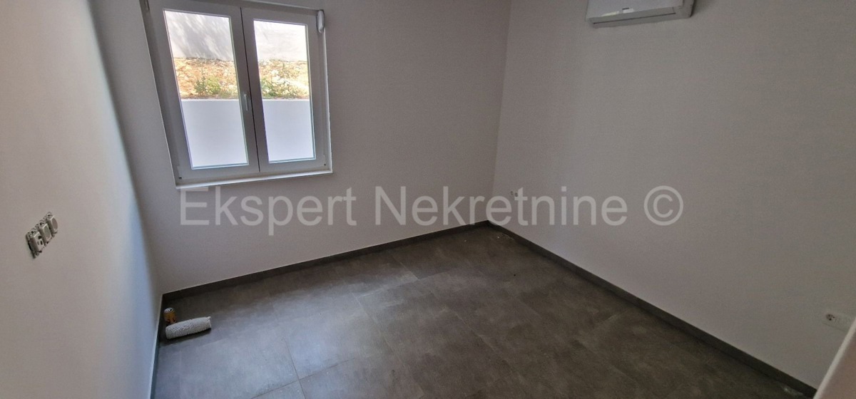 Čiovo, Okrug G., 1 bedroom apartment 58m2, garden, large terrace, New construction