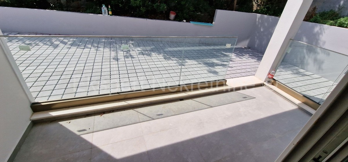 Čiovo, Okrug G., 1 bedroom apartment 58m2, garden, large terrace, New construction