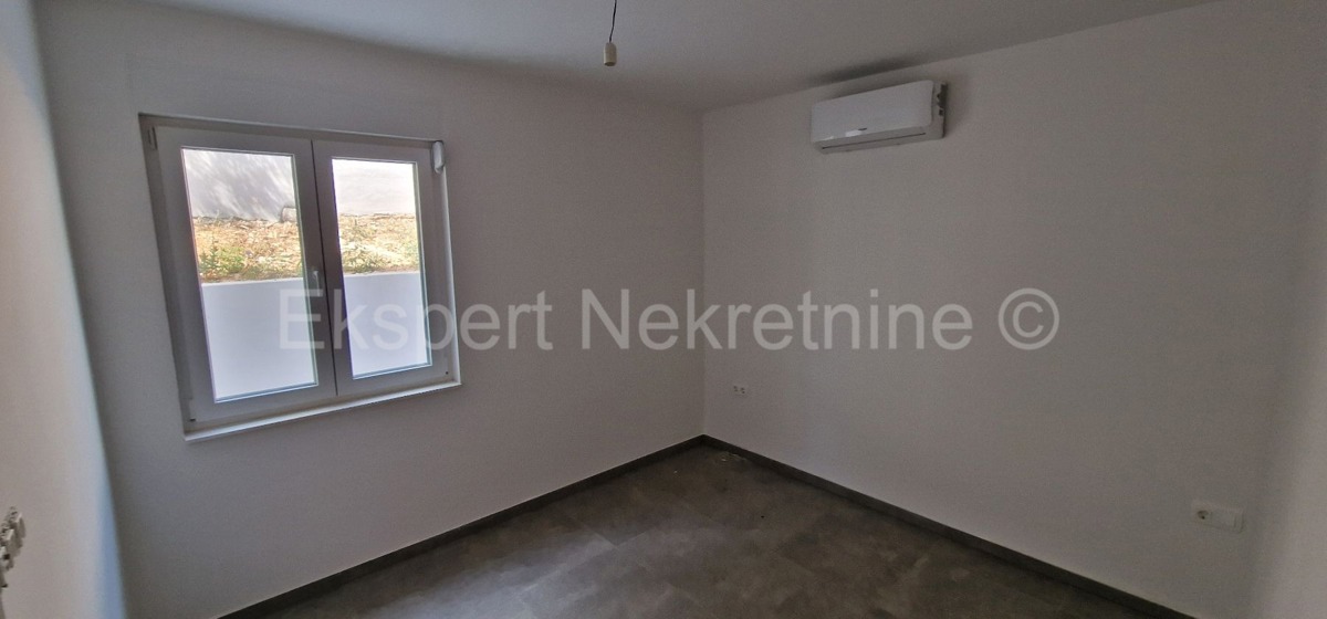 Čiovo, Okrug G., 1 bedroom apartment 58m2, garden, large terrace, New construction