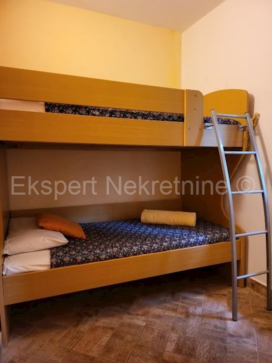 Primošten, casa indipendente 225 m2 con 4 unità abitative