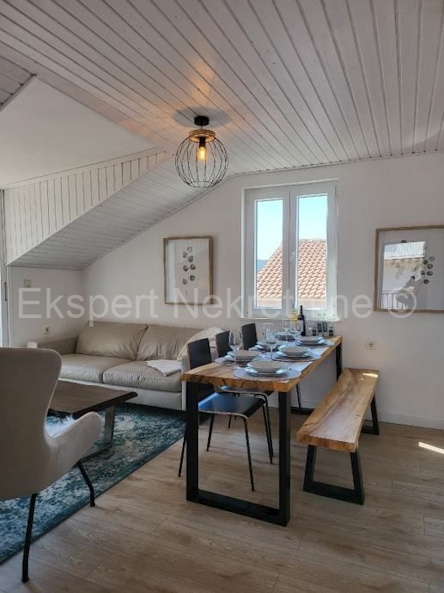 Primošten, casa indipendente 225 m2 con 4 unità abitative