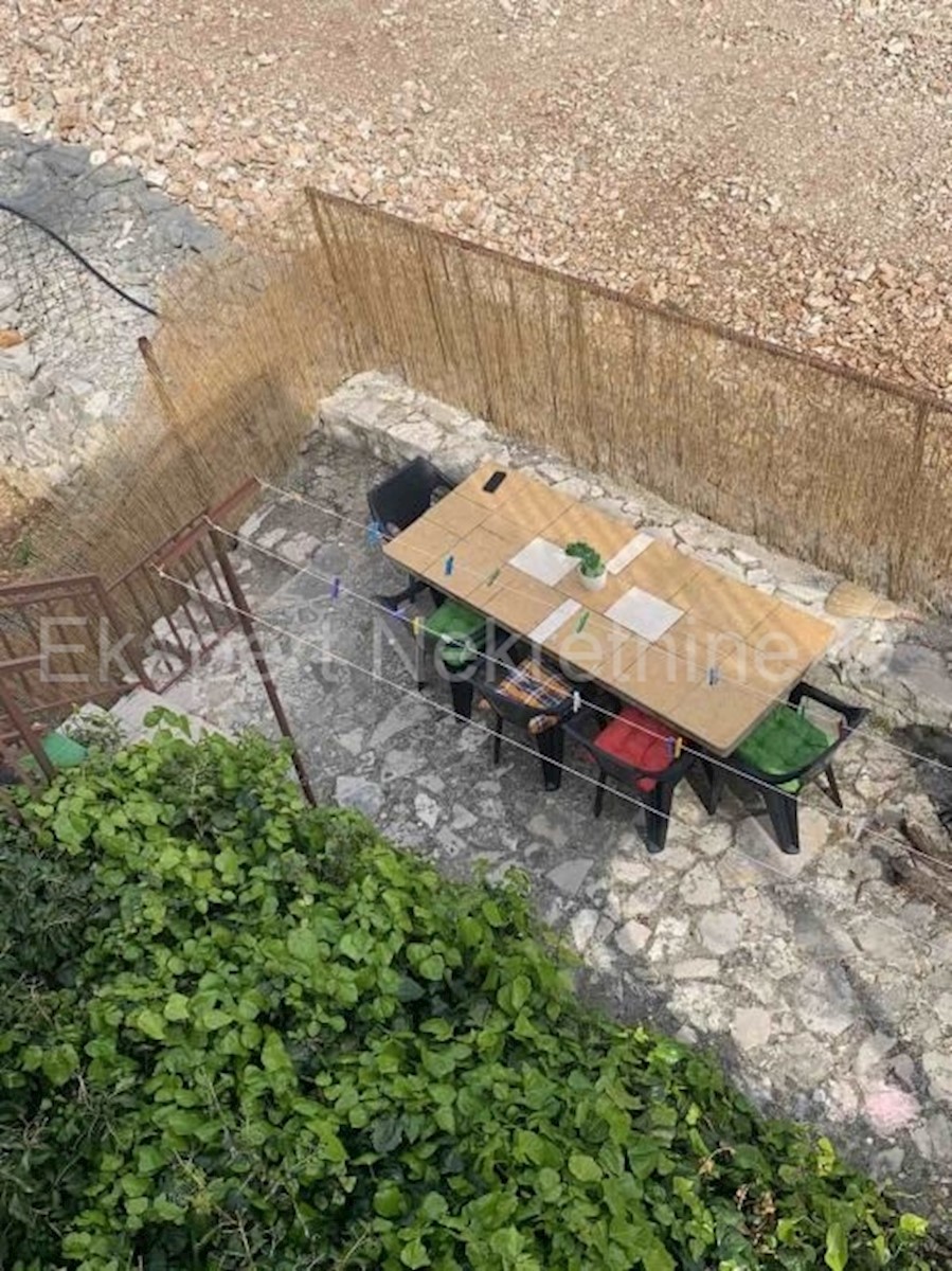 Primošten, casa indipendente 225 m2 con 4 unità abitative