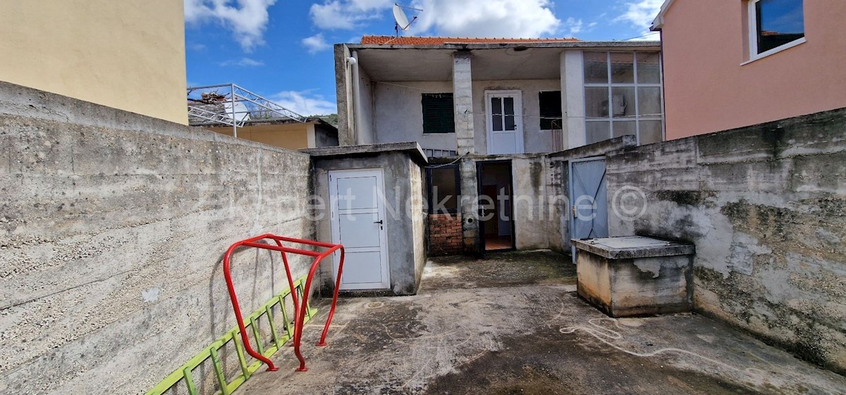 Blizna Gornja, piccola casa da adattare di 125 m2, due edifici ausiliari