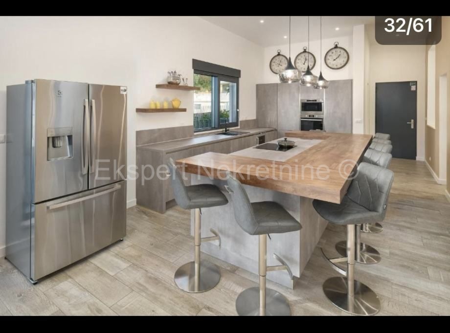 Podstrana, Strožanac, villa di lusso 350m2 con piscina, vista mare