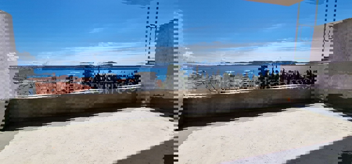 Seget D., 3-bedroom apartment 96 m2, new building, 3rd floor, elevator, sea view