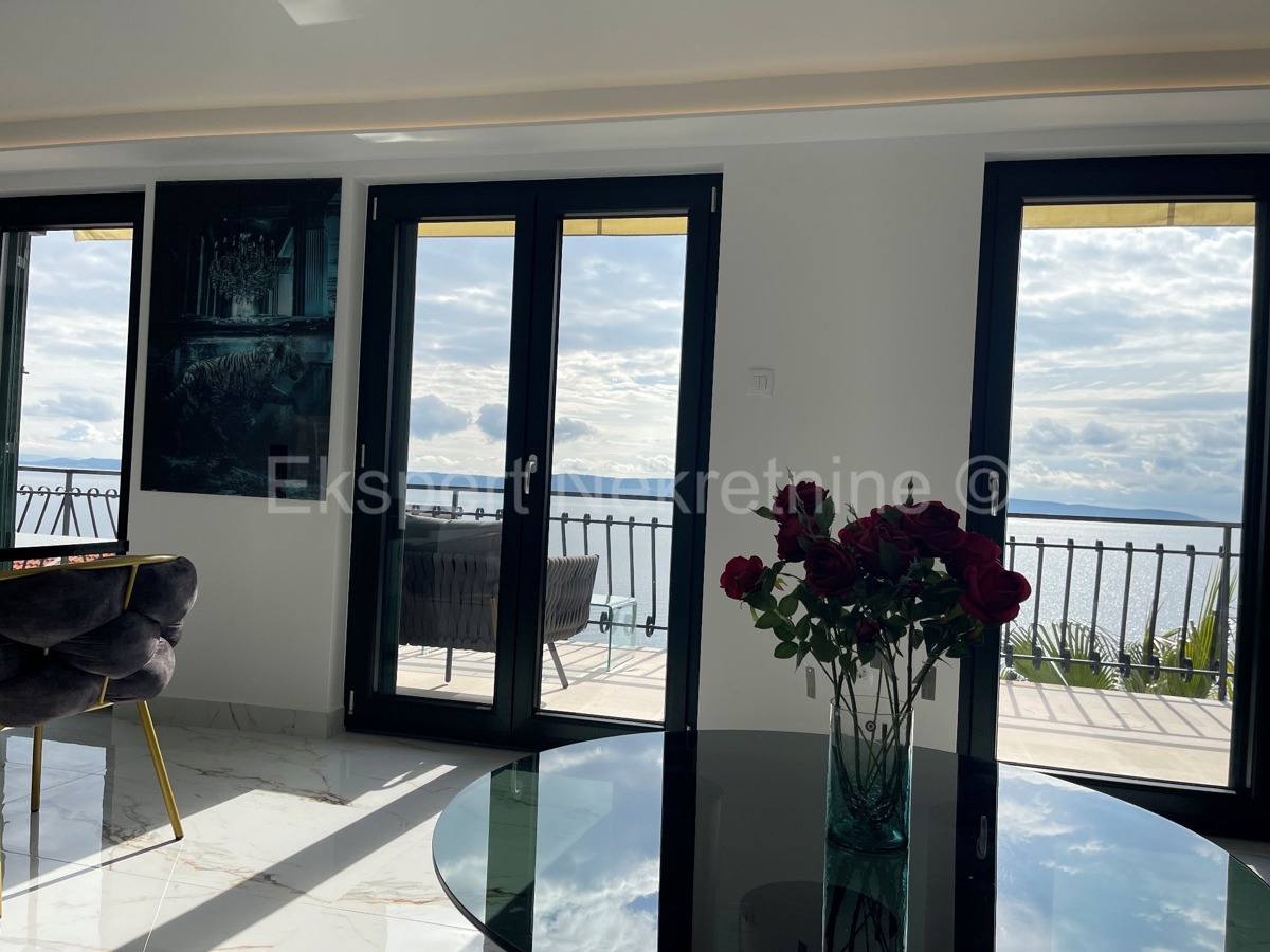 Ciovo, Okrug, luxury villa 390 m2 with swimming pool and open sea view