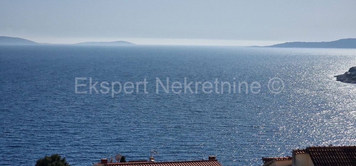 Ciovo, Okrug, luxury villa 390 m2 with swimming pool and open sea view