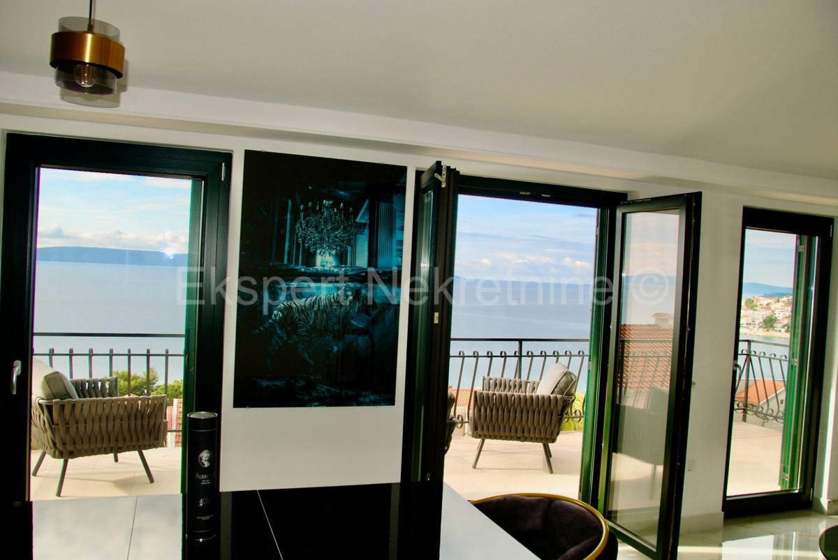 Ciovo, Okrug, luxury villa 390 m2 with swimming pool and open sea view