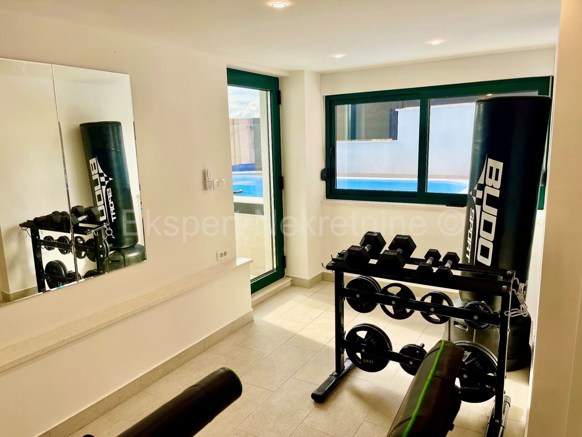 Ciovo, Okrug, luxury villa 390 m2 with swimming pool and open sea view