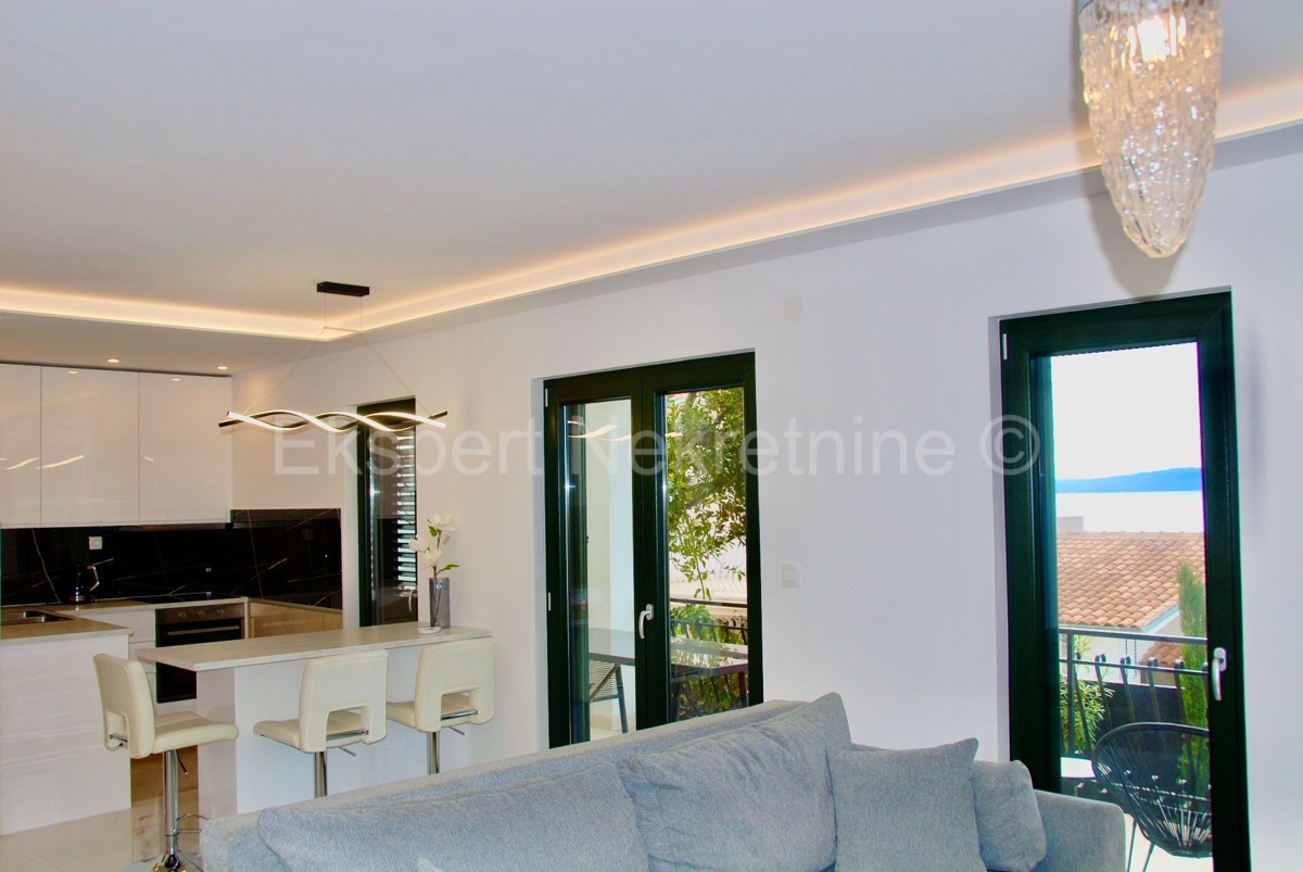 Ciovo, Okrug, luxury villa 390 m2 with swimming pool and open sea view