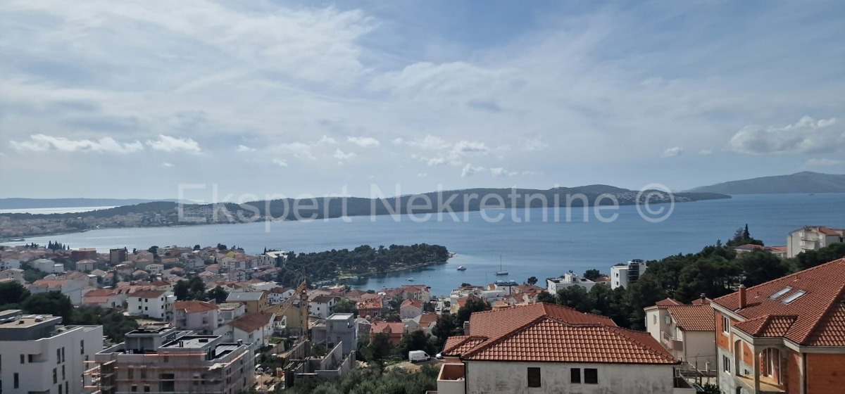 Trogir, Saldun, 2-bedroom duplex apartment 82 m2, new building, sea view
