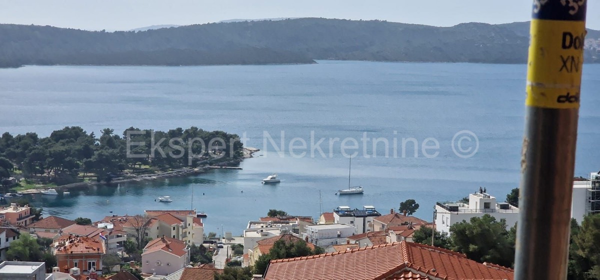 Trogir, Saldun, 2-bedroom duplex apartment 82 m2, new building, sea view