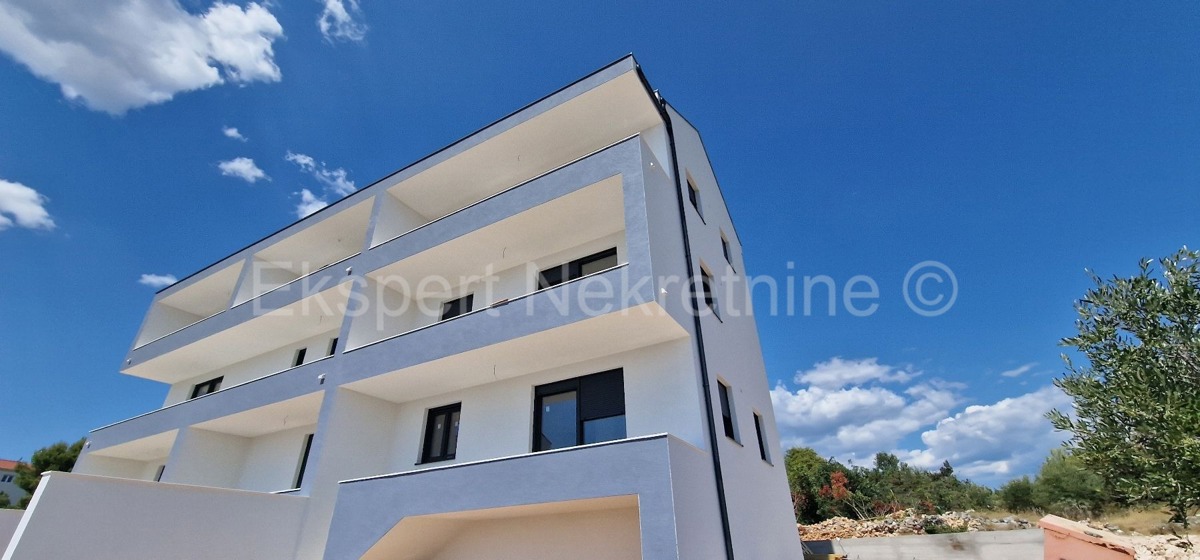 Trogir, Saldun, 2-bedroom duplex apartment 82 m2, new building, sea view