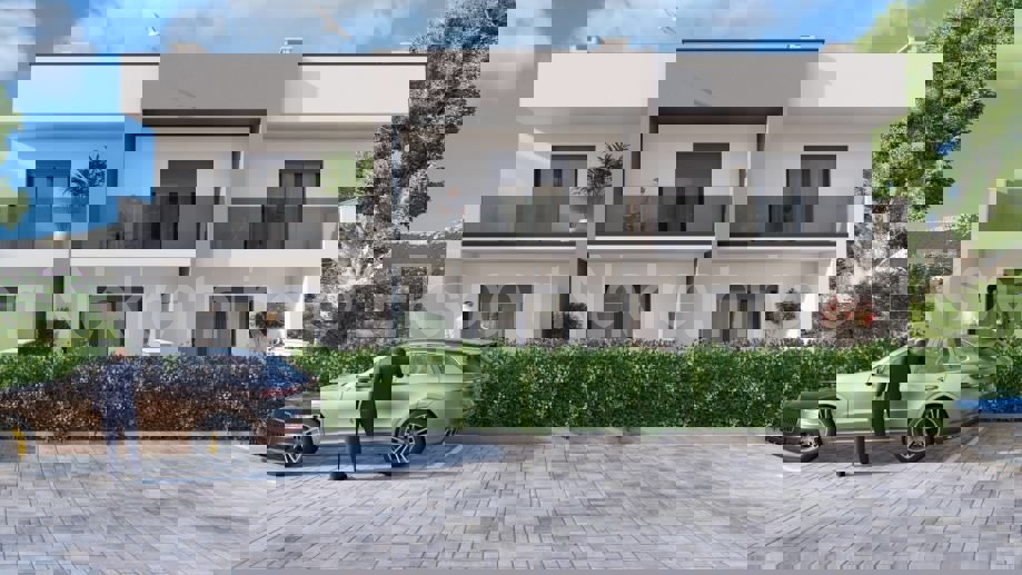 K. Gomilica, appartamento di 2 locali (casa) su due piani 105m2 con ingresso separato, vista