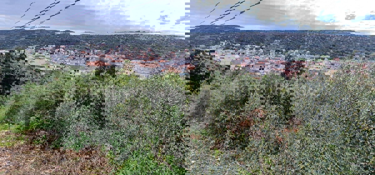 Marina, building land 974 m2, close to the center, electricity, water, asphalt road