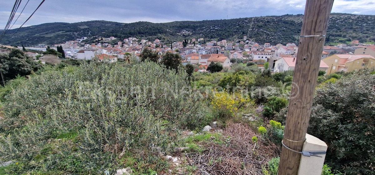 Marina, building land 974 m2, close to the center, electricity, water, asphalt road